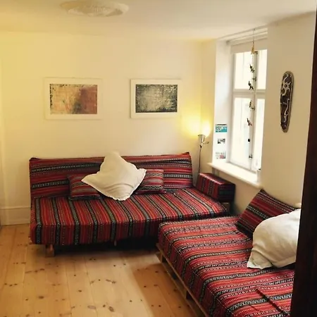 Apartment On Main Walking Street, Built In 1728! *